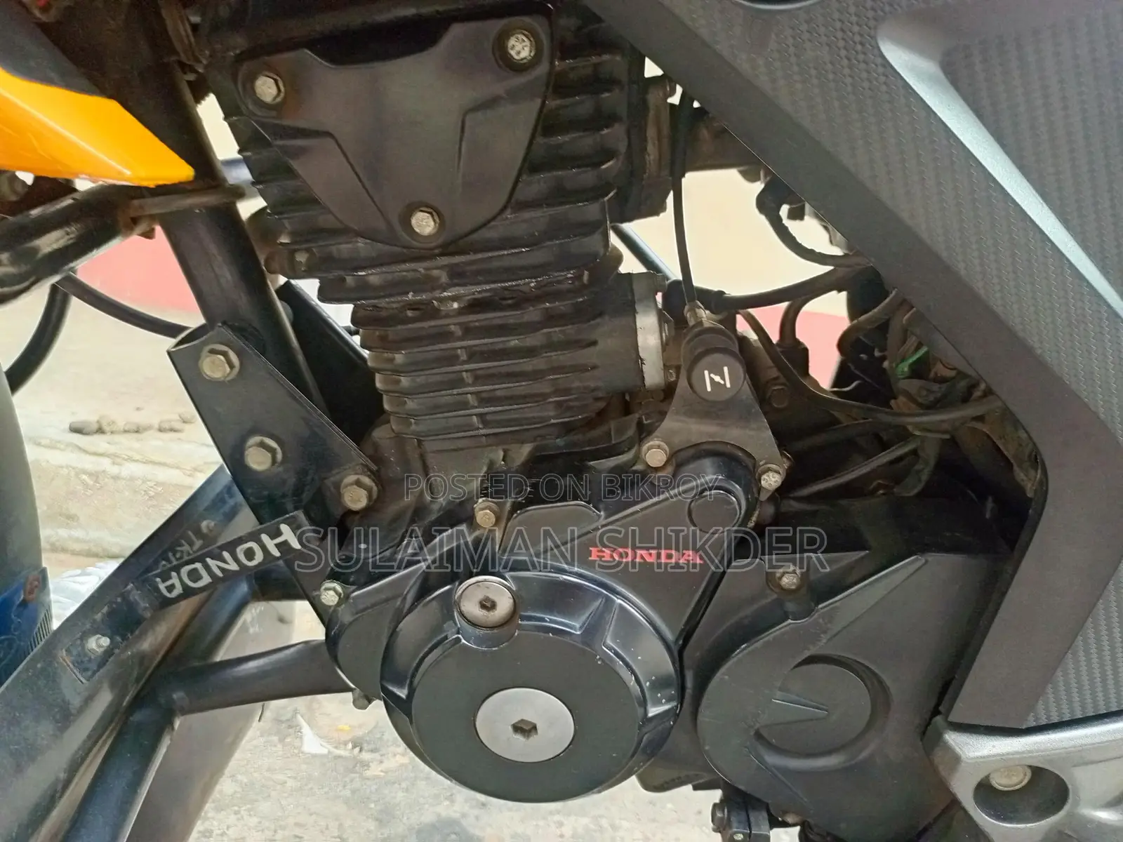 Honda Hornet . 2020