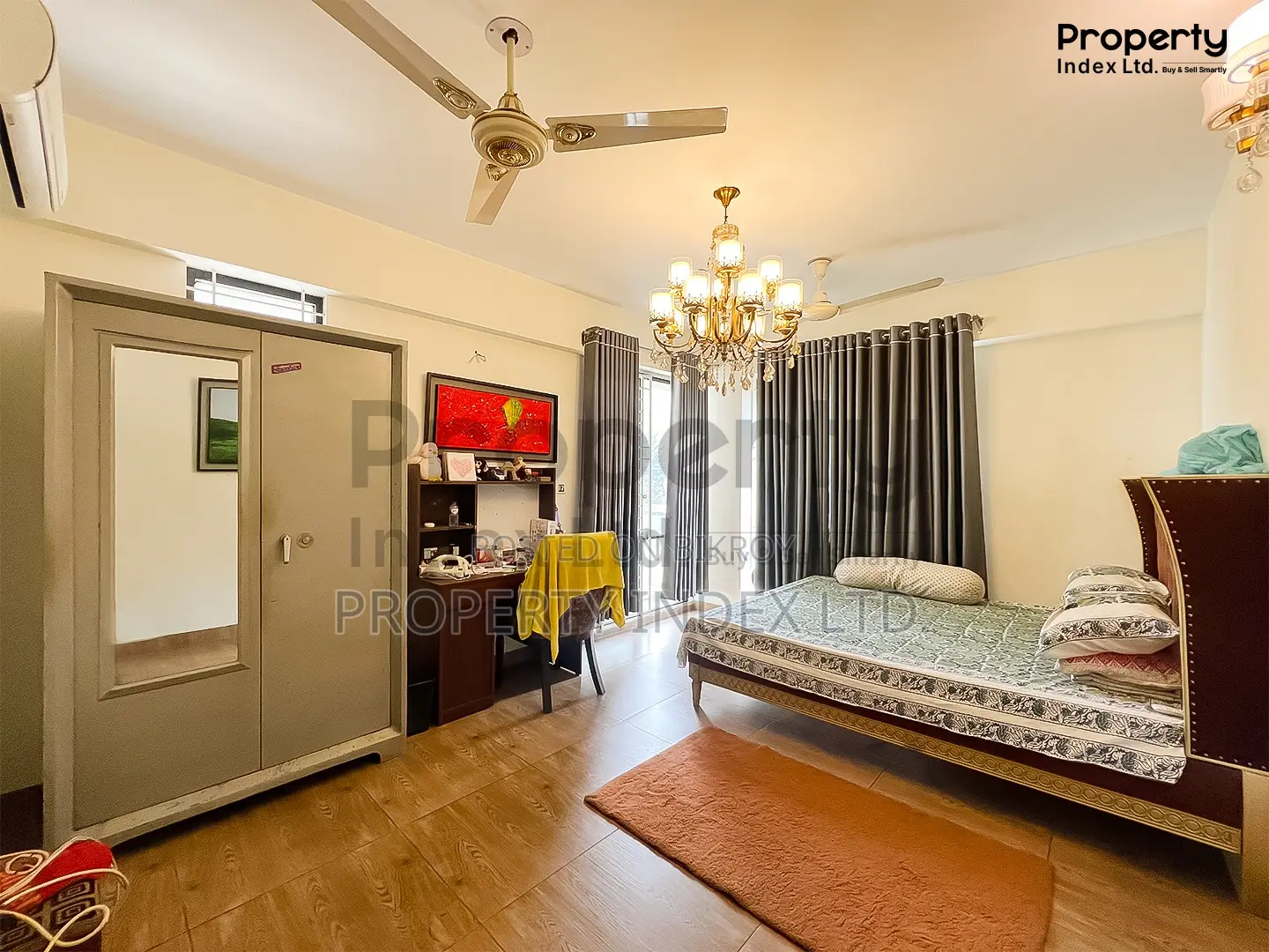 2200 Sq Ft Flat for Sale in Sector 3