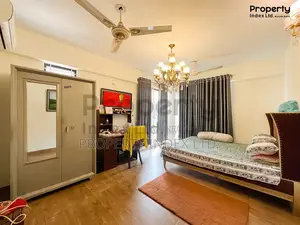2200 Sq Ft Flat for Sale in Sector 3