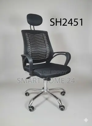 Office Chair with Green Headrest – Modern Design & Maximum Comfort