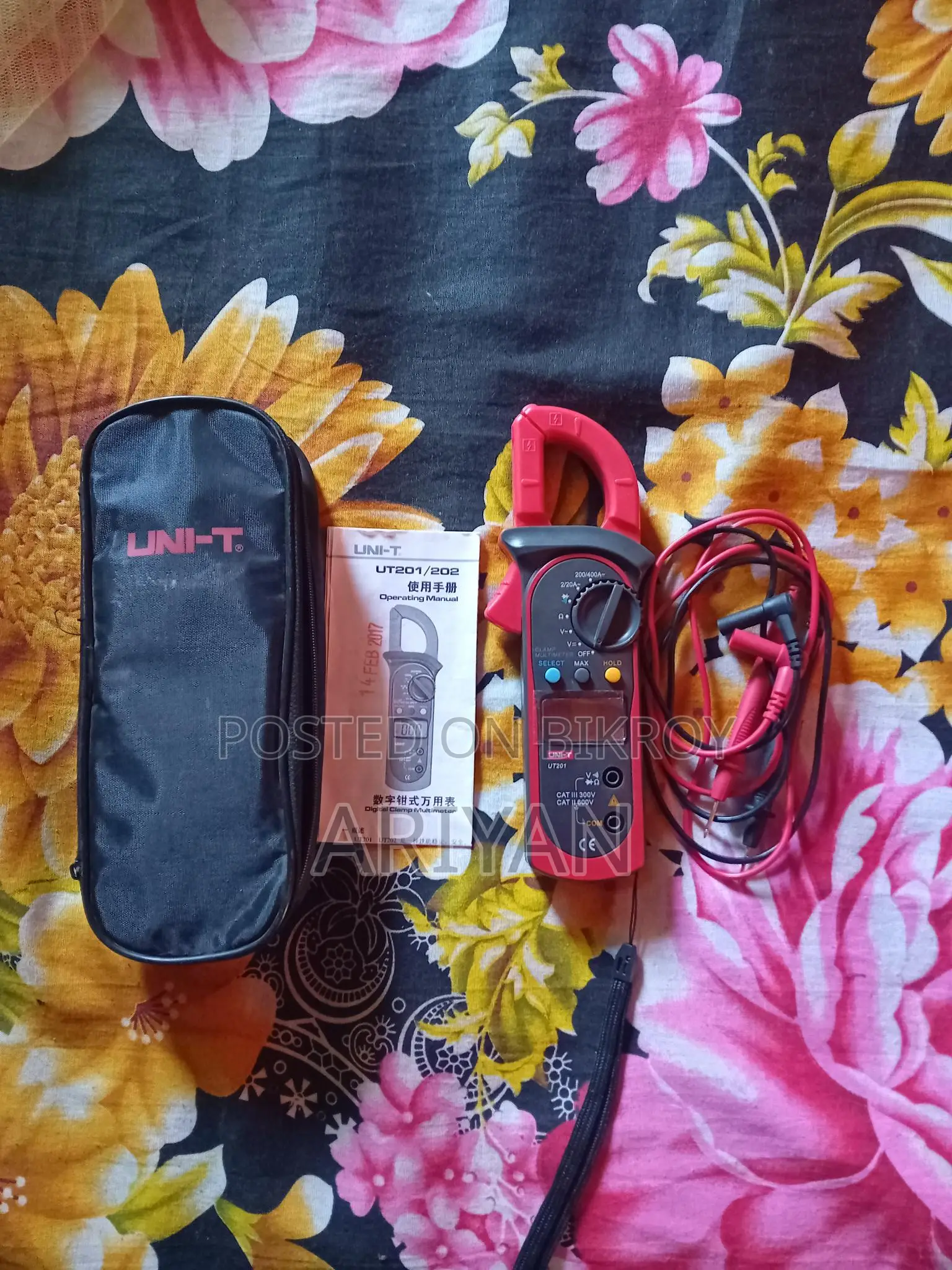 UT 201/202 Clamp Meter