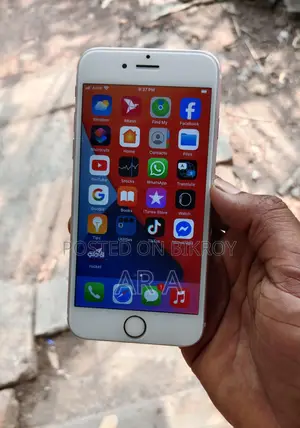 Apple iPhone 6S . (Used)