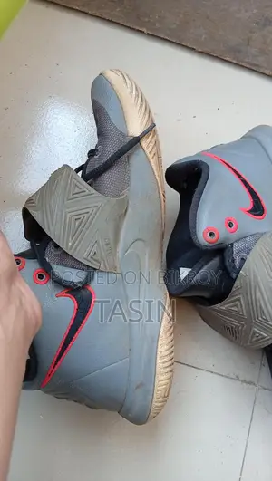 Nike Kyrie Flytrap 3 "Cool Grey" Available at a Great Price