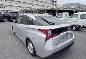 Toyota Prius S HYBRID 2020