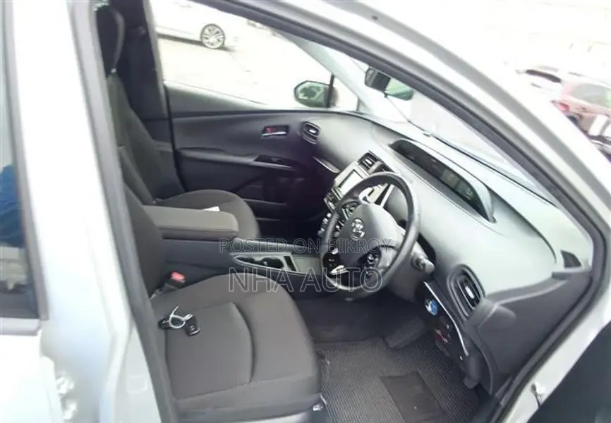 Toyota Prius S HYBRID 2020