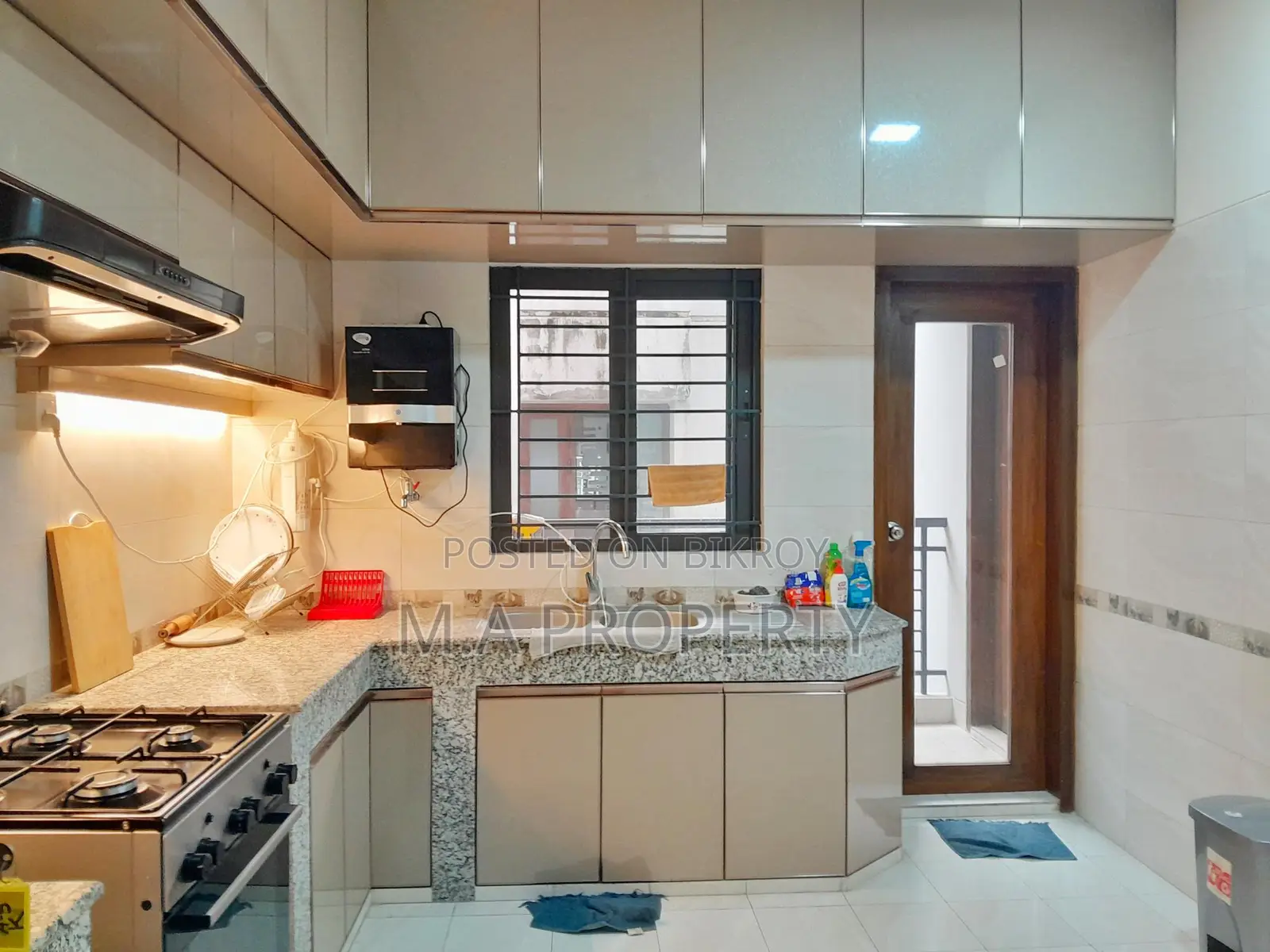 Fully furnished flat rent in baridhara