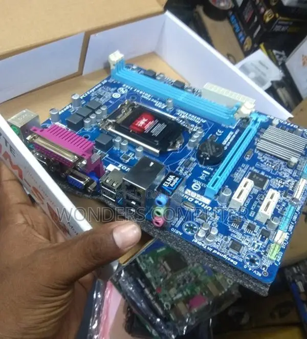 GIGABYTE GA-H61M-DS2 Micro-ATX Motherboard 1 year Warranty