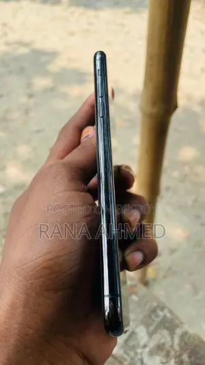 Apple iPhone 11 Pro Max . (Used)