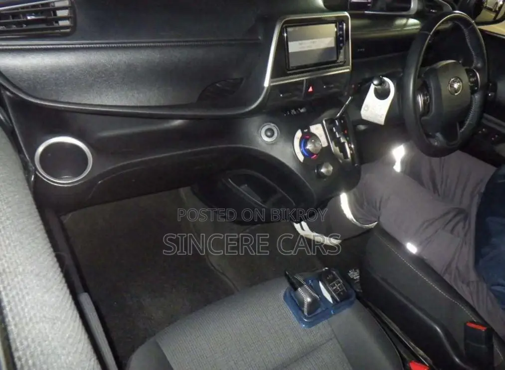Toyota Sienta G Grade 4 point 2021
