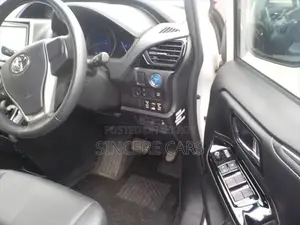 Toyota Esquire GI HYB 4 POINT 2021