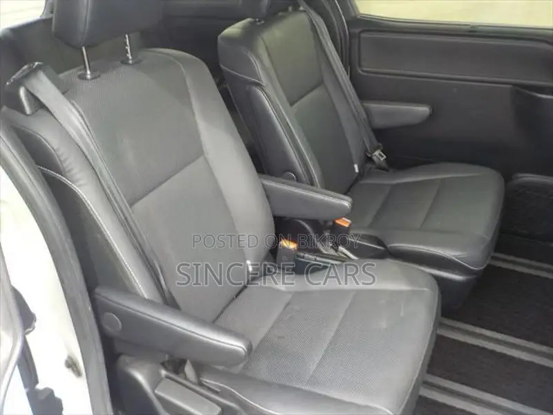 Toyota Esquire GI HYB 4 POINT 2021