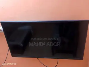 SAMSUNG TV 40 INCH DISPLAY