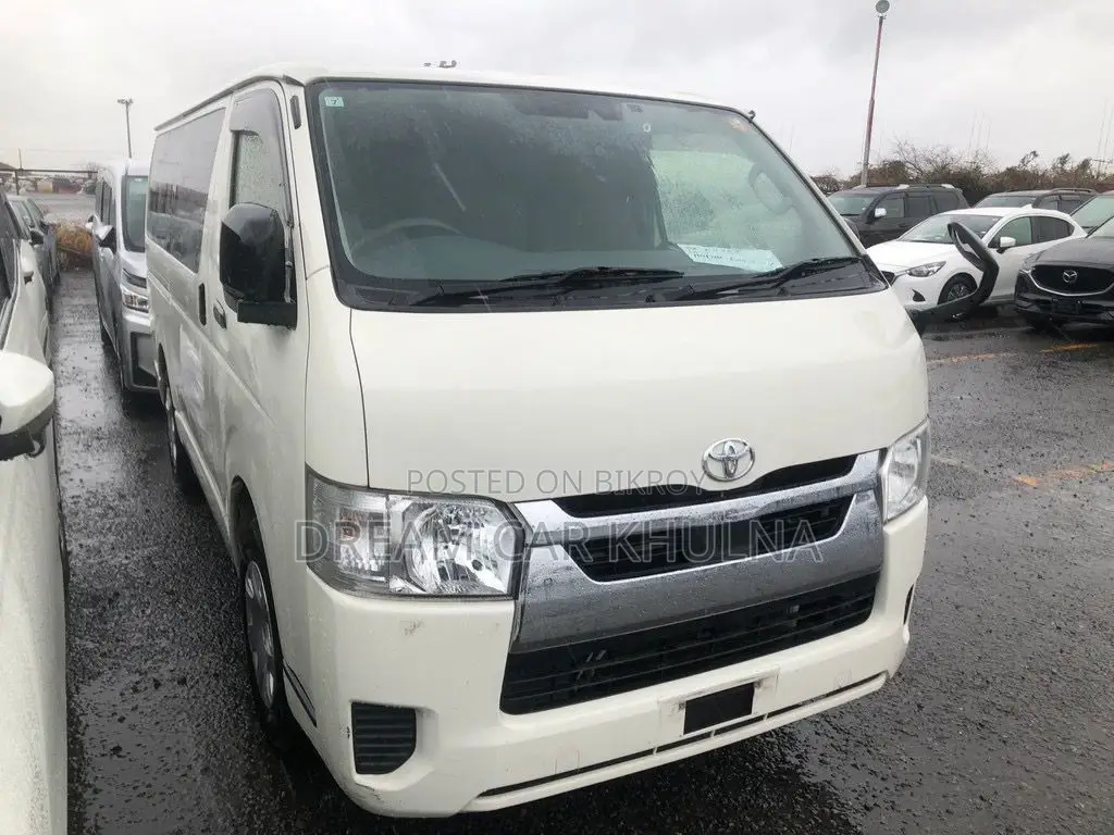 Toyota Hiace GL Dual AC White 2021