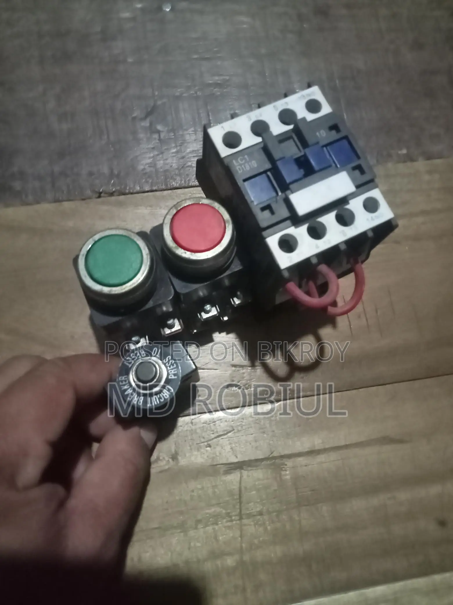 Magnetic contact push switch 2 pieces, one overload