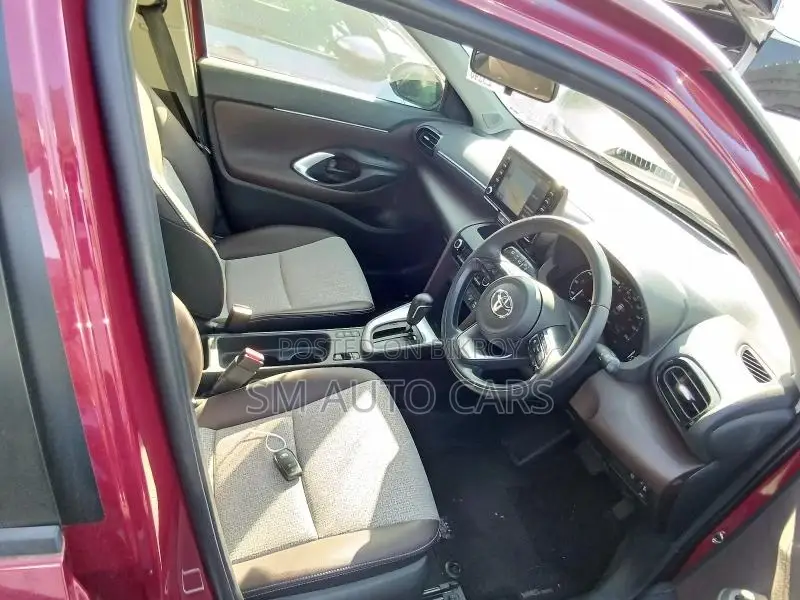 Toyota Yaris Cross Z Red 4.5 Point 2021