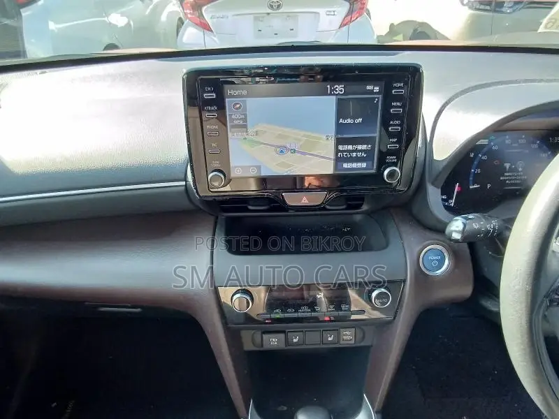 Toyota Yaris Cross Z Red 4.5 Point 2021