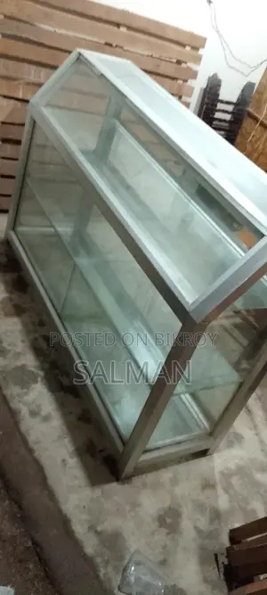 এলমনিয়াম শোকেস