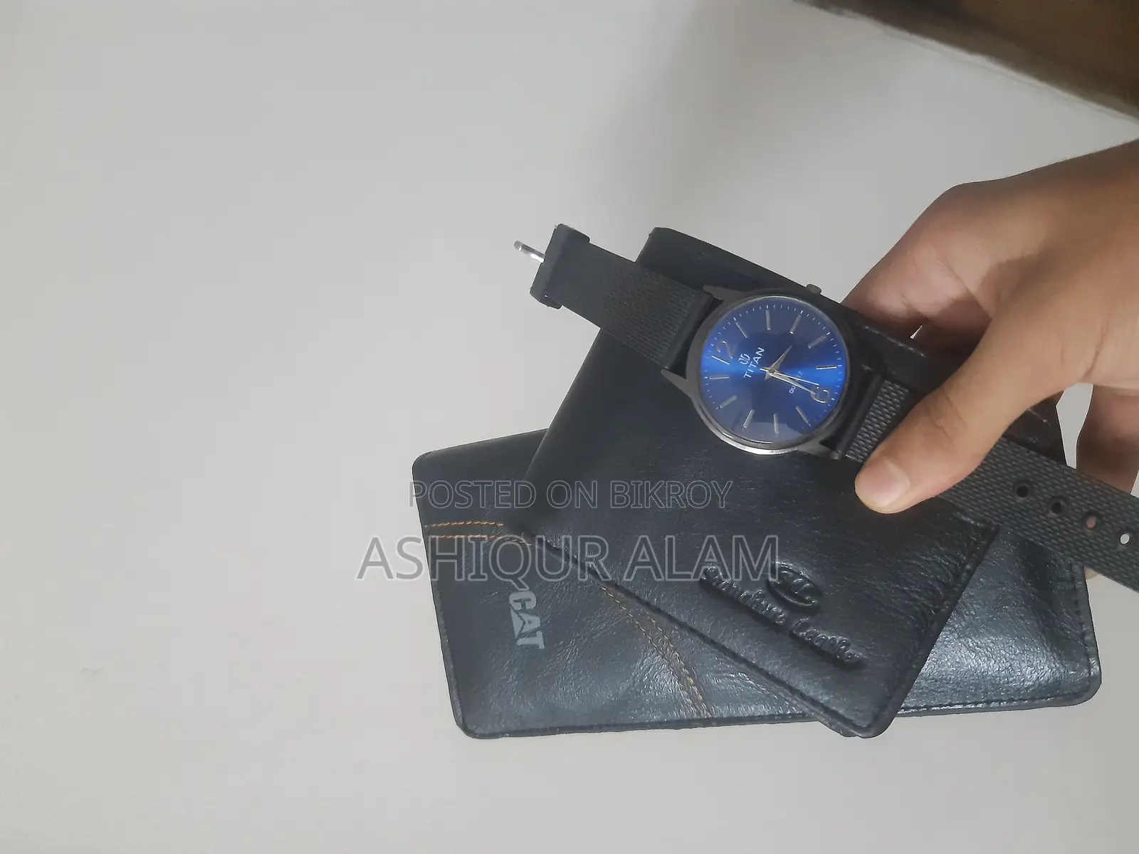 Short Moneybag + Long Watch