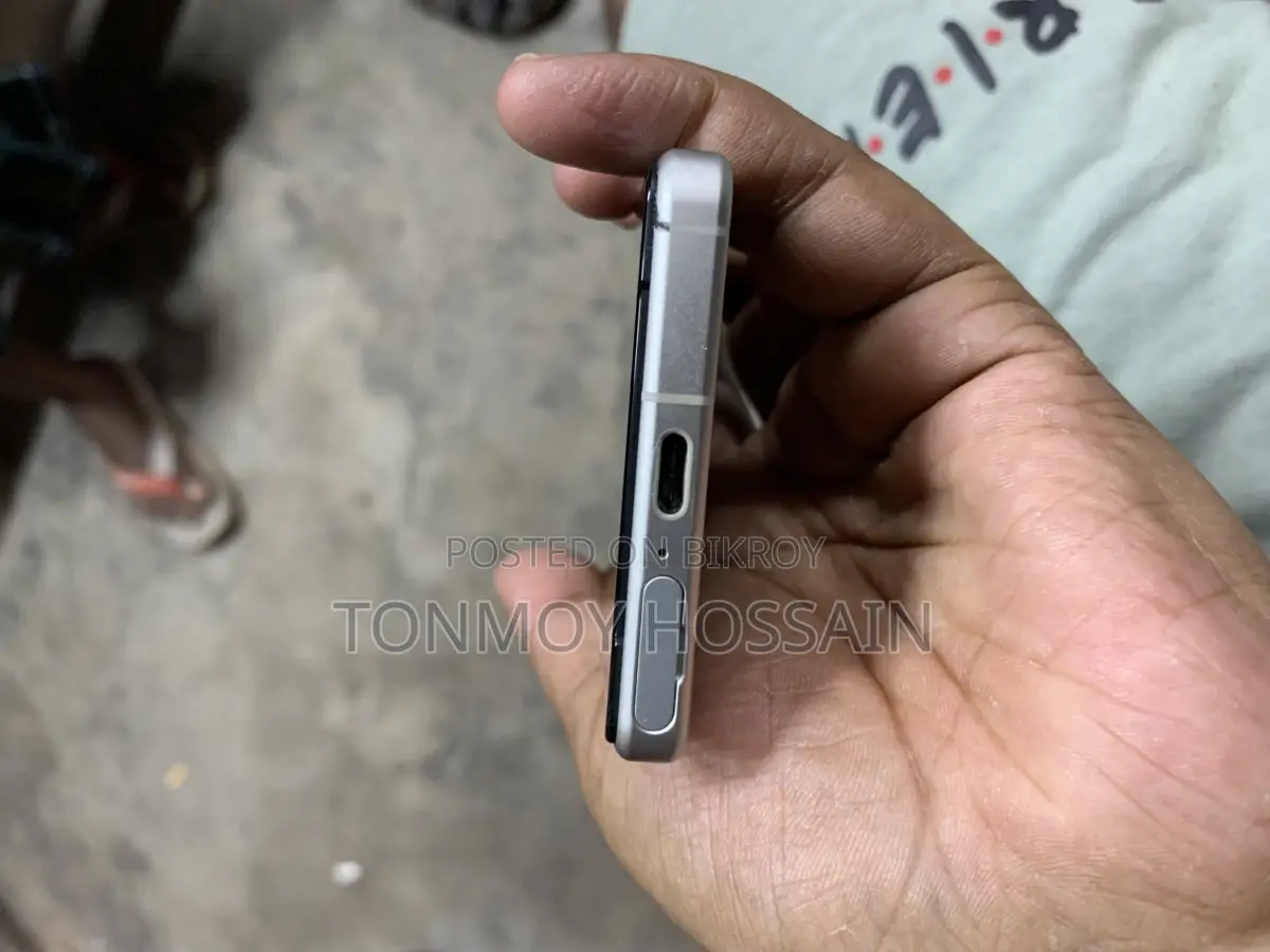 Sony Xperia 5 Mark 3 . (Used)