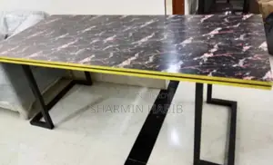 ডাইনিং টেবিল