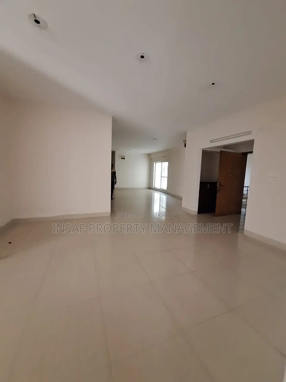 ৩২০০ বর্গফুটের চমৎকার অ্যাপার্টমেন্ট বিক্রয়, কর্নার বিল্ডিং, দক্ষিণ-পূর্বমুখী, ৪ বেড ৪ বাথ