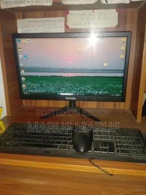 Ryzen 3 3200G Desktop PC + 19.5" Monitor (256GB SSD) - Urgent Sale