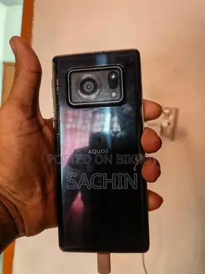 শার্প একুয়োস আর৬ ১২৮ জিবি ব্ল্যাক