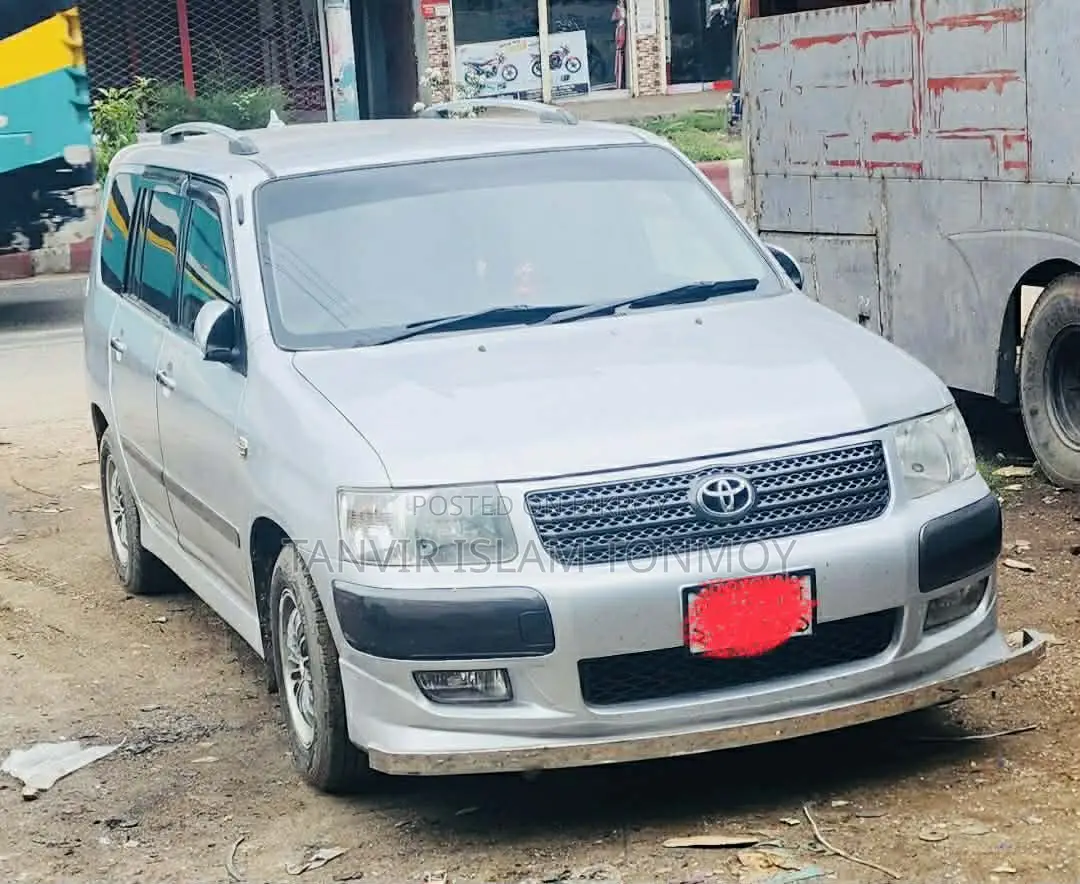 Toyota Succeed . 2011
