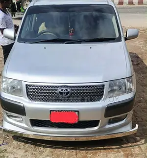 Toyota Succeed . 2011
