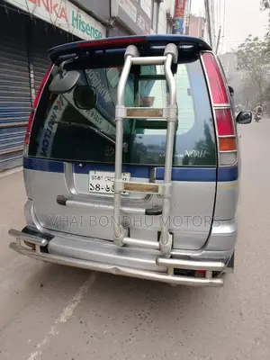 Toyota Noah 1998