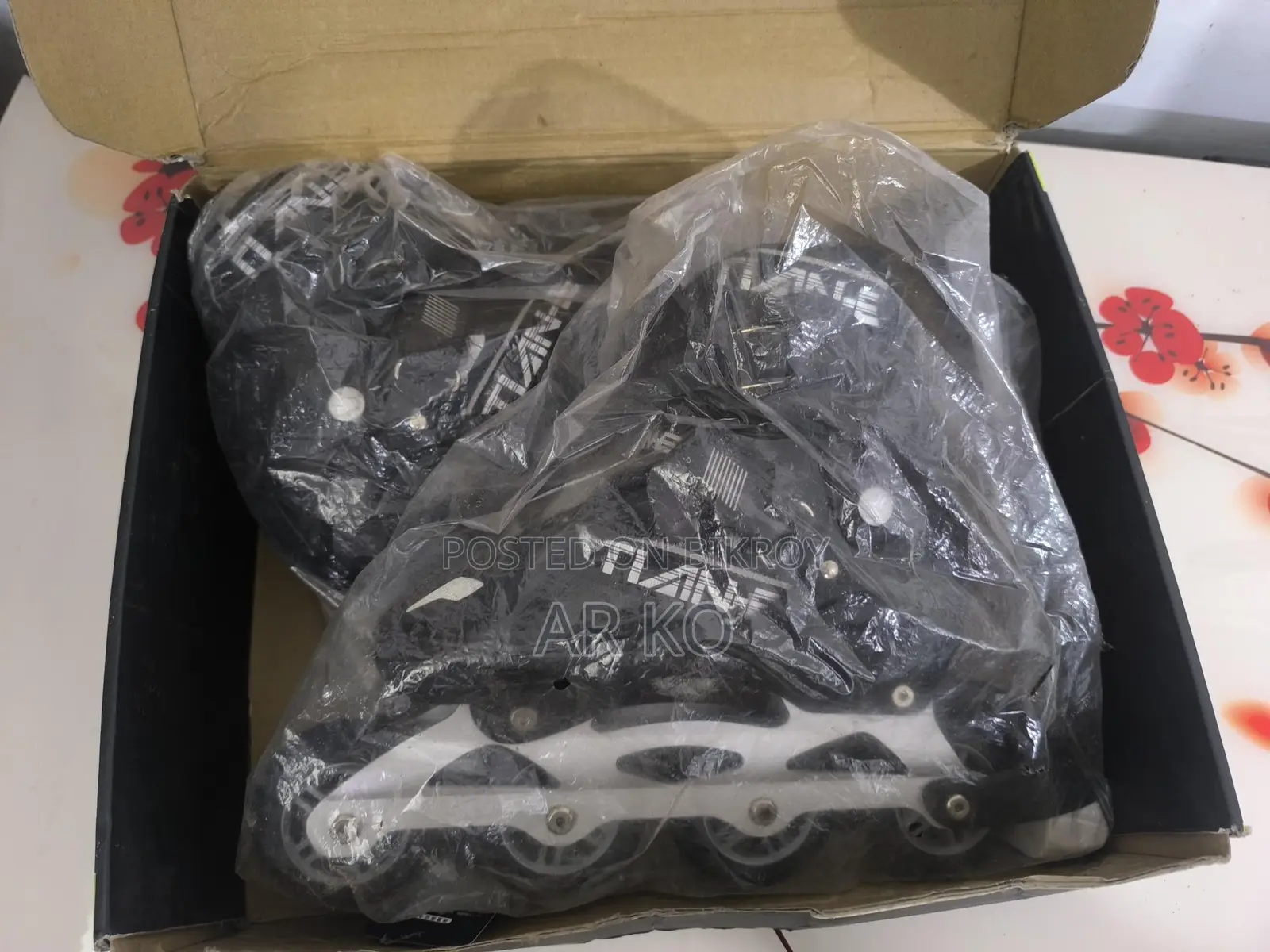 Tian-e Skating Shoes
