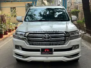 Toyota Land Cruiser VX-V8 (Diesel Turbo) 2014