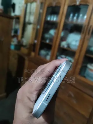 iQOO (Used)