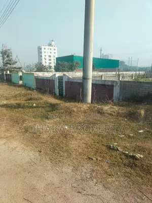 সেক্টর-১৫/ডি-তে ৩০ ফুট রাস্তা সংলগ্ন ৩ কাঠার লেক ফেস প্লট