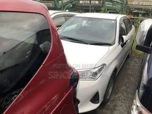 টয়োটা এক্সিও ২০২০ সিলভার