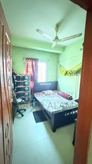 Flat for sale in the heart of the city with gas facility!!