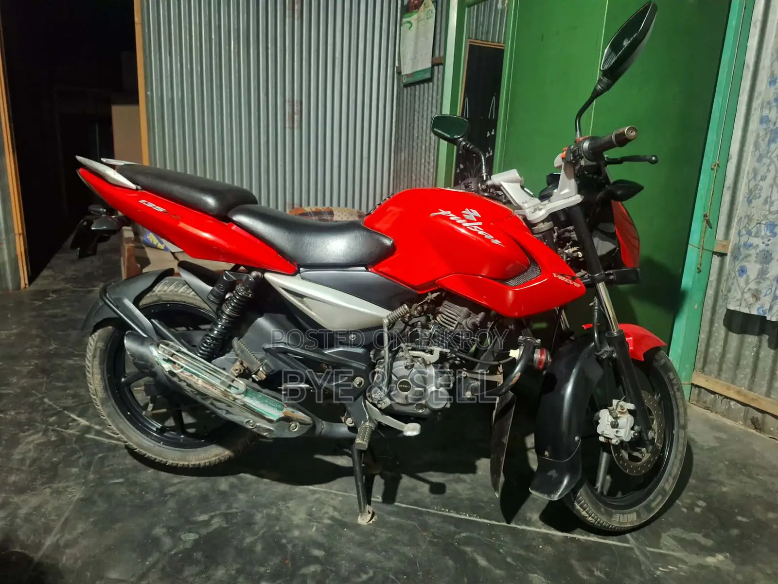 Bajaj Pulsar 135 . 2014