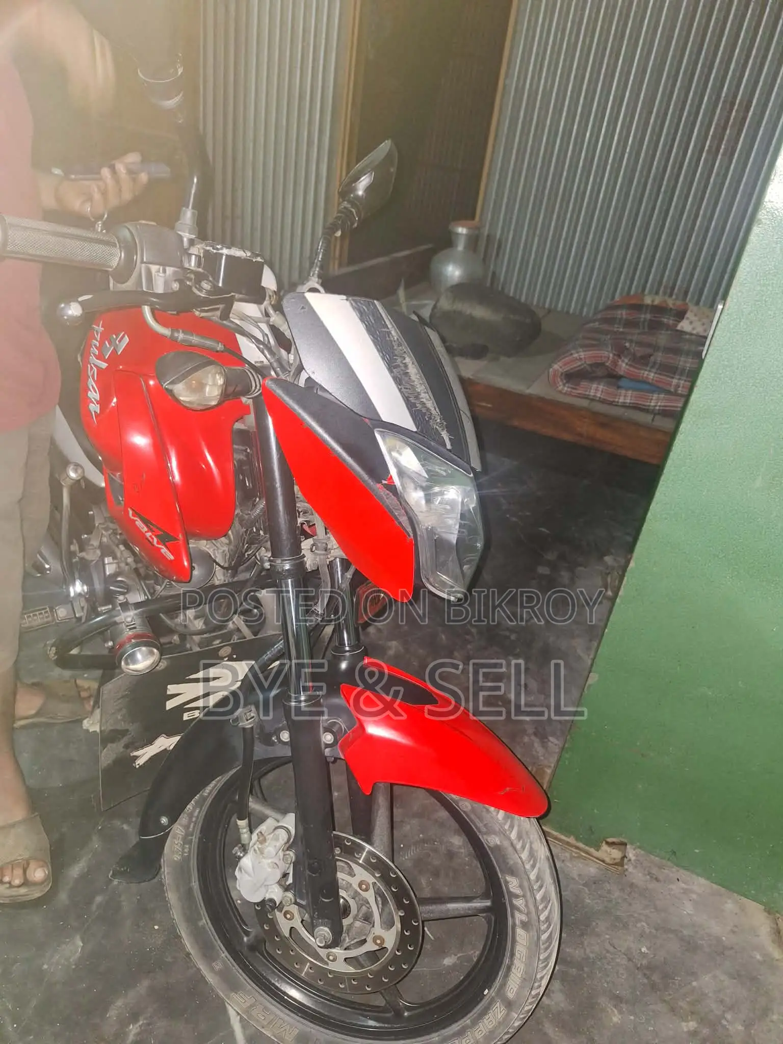 Bajaj Pulsar 135 . 2014