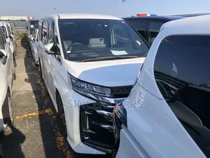 Toyota Noah SZ HYB MODELISTA KIT 2023