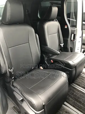 Toyota Noah SZ HYB MODELISTA KIT 2023