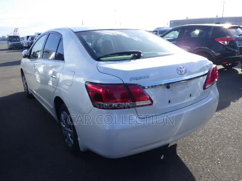 Toyota Premio 2021