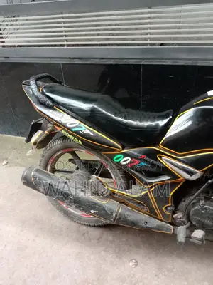 Honda Unicorn . 2015