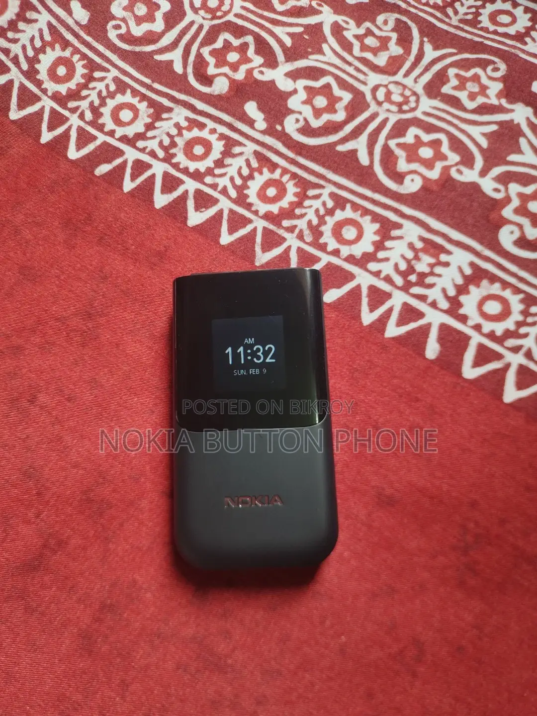 Nokia 2720 Flip Button Phone (Brand New)