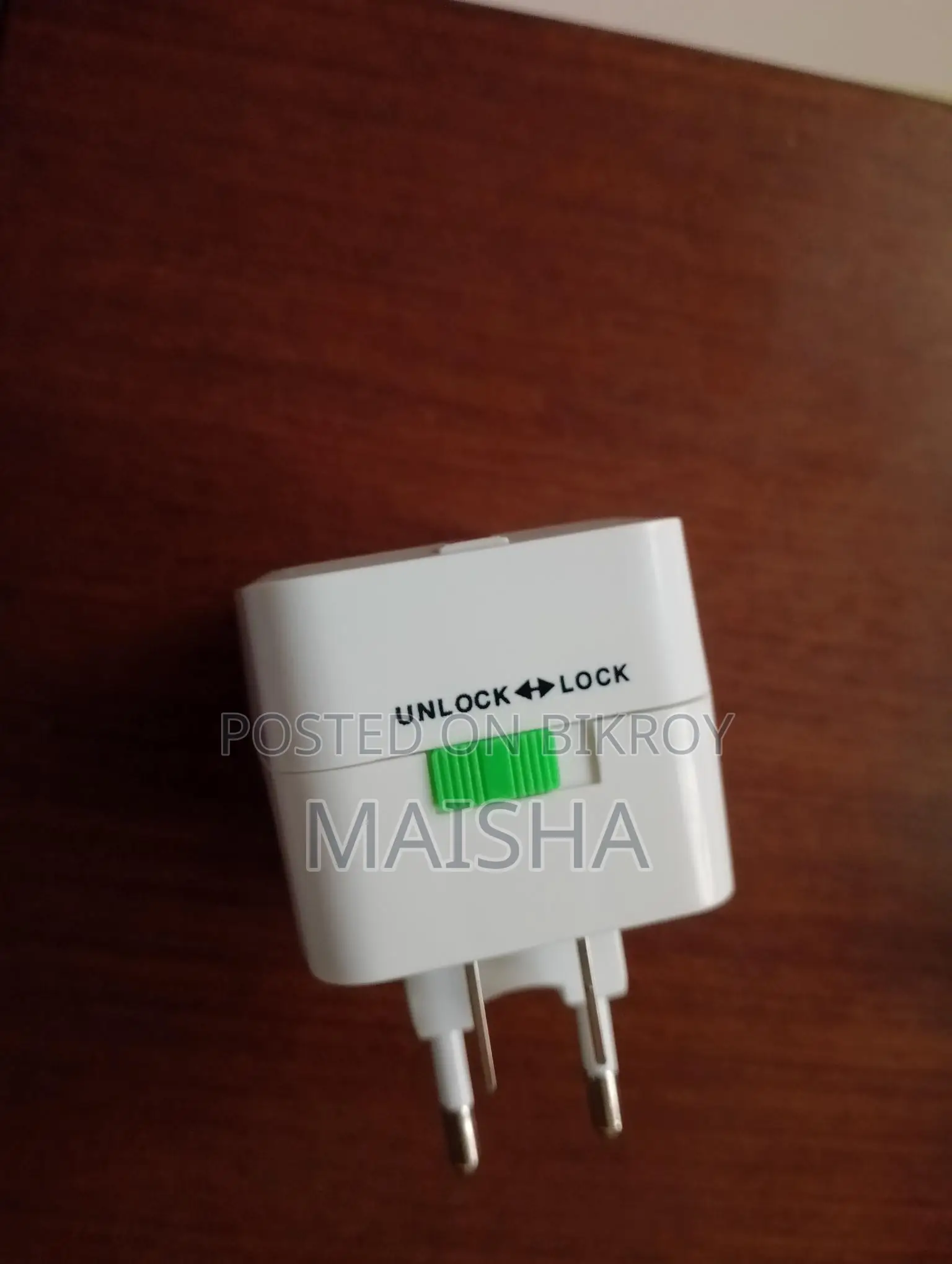 Spark: the International Adapter All-in-1