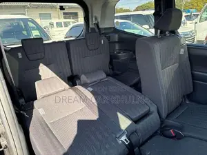 Toyota Noah G hybrid নিউ শেপ ২০২২