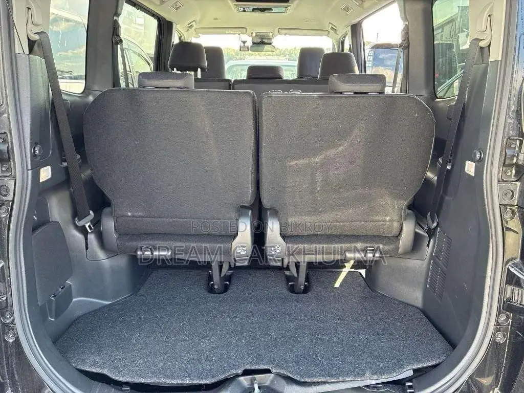 Toyota Noah G hybrid নিউ শেপ ২০২২