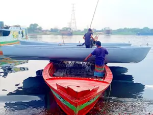 NLSMW GRP পুলিং বোট