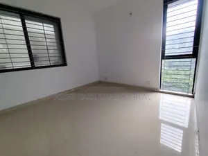 ৩৫৫২ বর্গফুট নতুন অফিস স্পেস ভাড়া বারিধারা ডিপ্লোম্যাটিক জোন