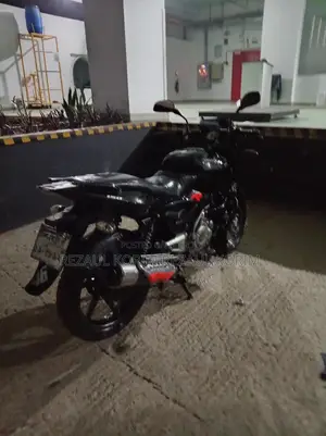 Bajaj Pulsar 150 . 2013