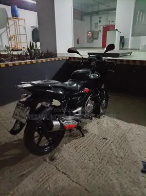 Bajaj Pulsar 150 . 2013